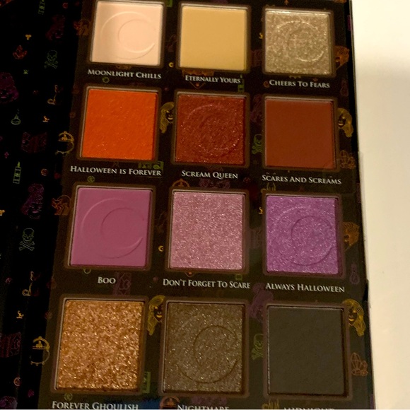 Hocus Pocus Eyeshadow Pallet - Picture 4 of 4